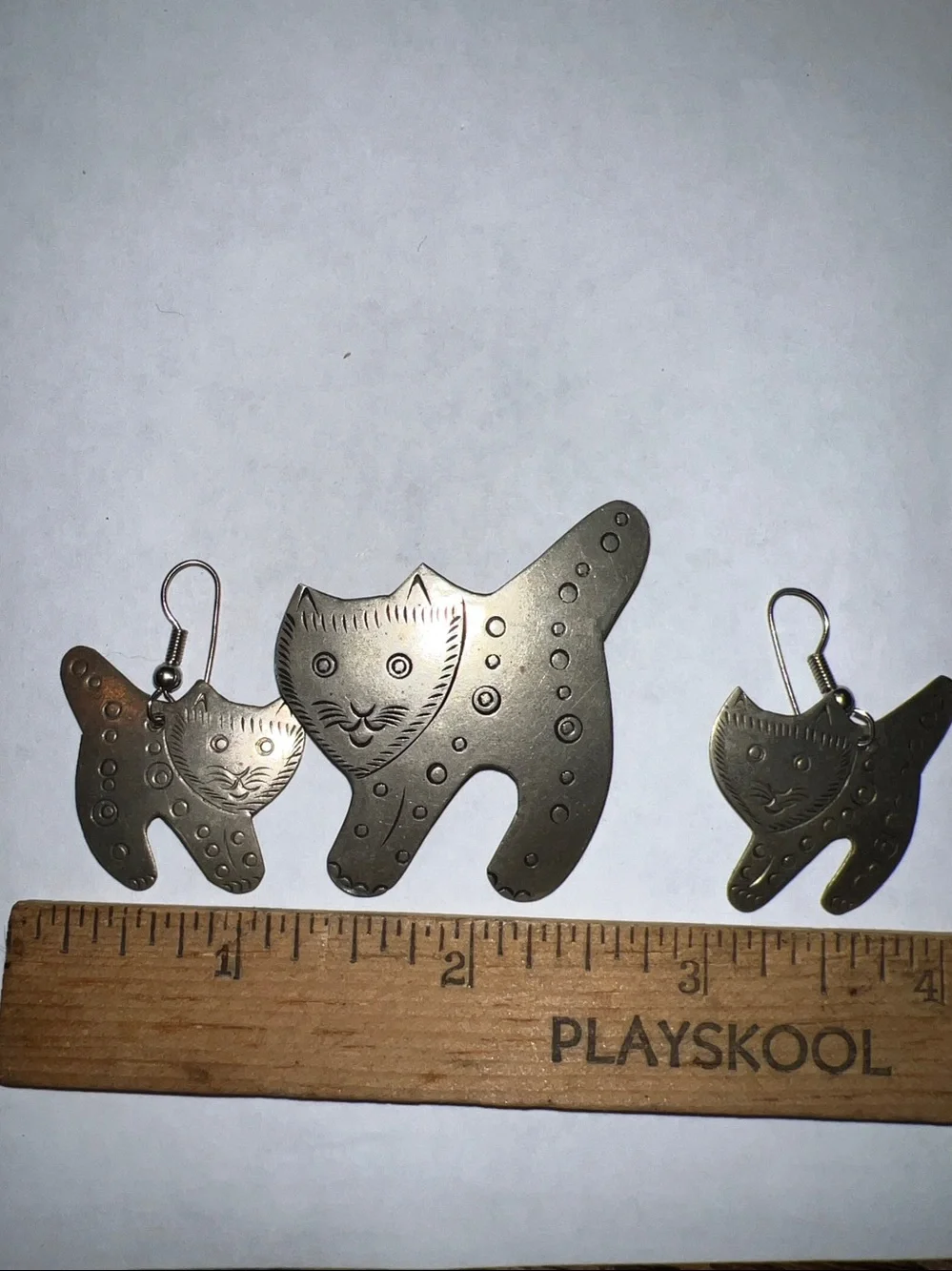 Silver dangle cat earrings & brooch
